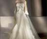 Brautkleid mit Spitze und Stickereien...